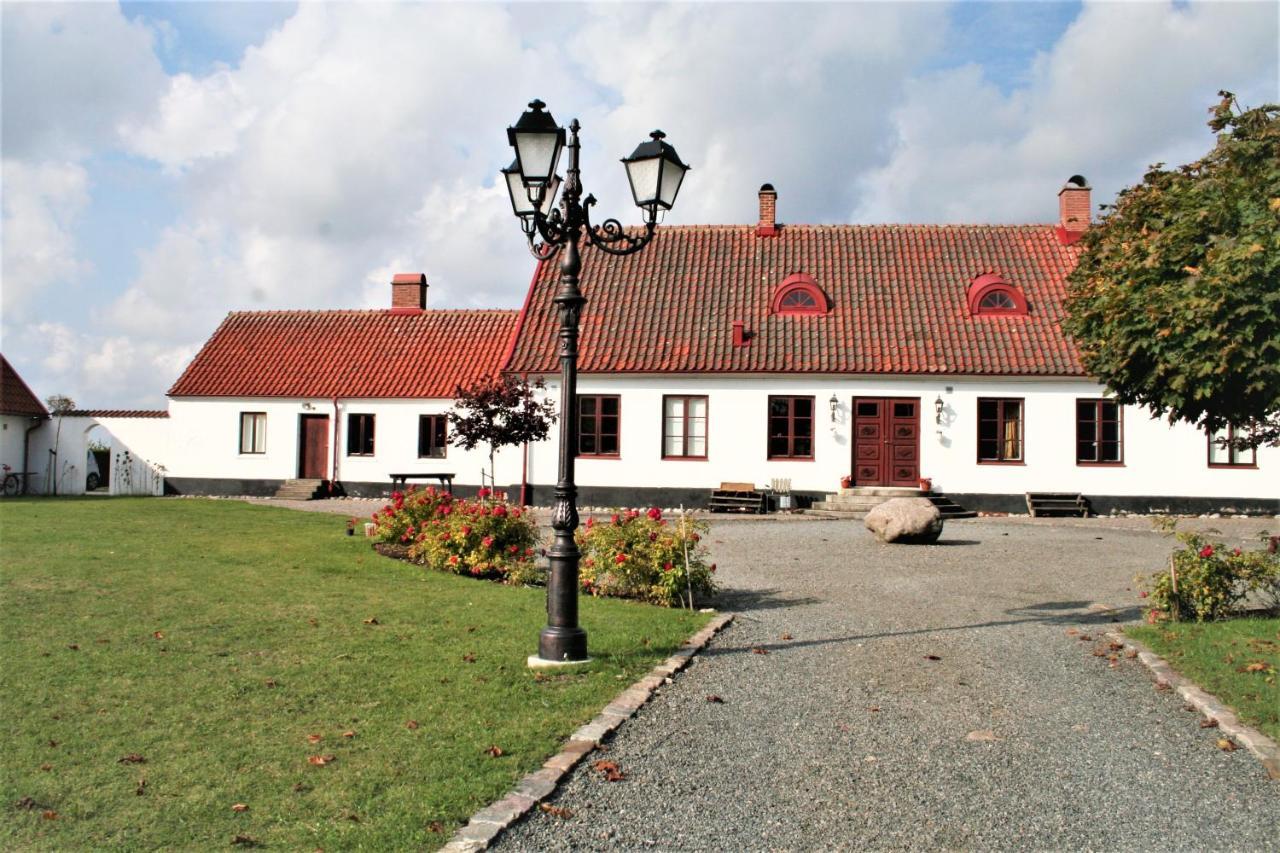 Hoby Gard Bed & Breakfast Borrby Exterior photo